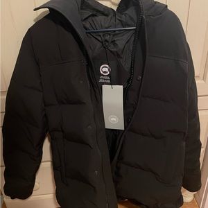 Canada Goose MacMillan Parka, Size Medium (NWT)